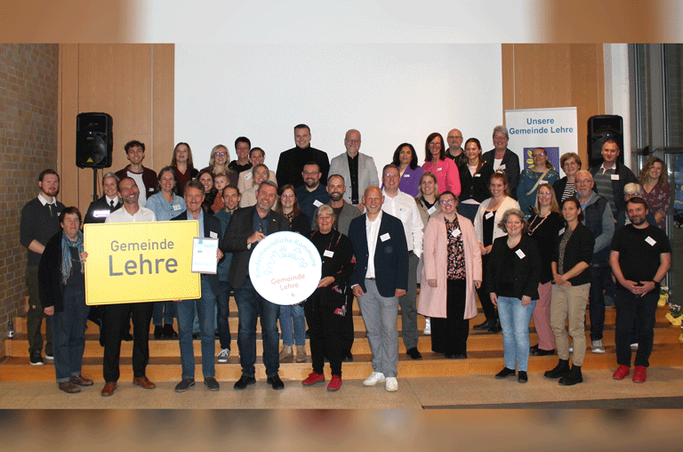 Die Gemeinde Lehre ist nun offiziell eine „Kinderfreundliche Kommune“. Die Ehrung ist aber Auszeichnung und Auftrag zugleich.